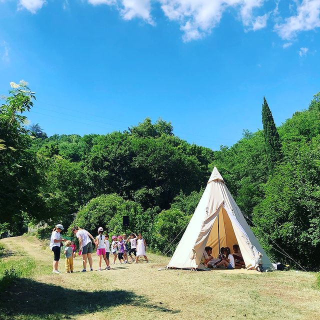 Giornata in tenda sul promontorio del mulino per festa fine anno scolastico
